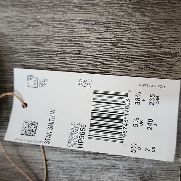 Adidas Stan Smith Hello Kitty - Picture 9 of 16